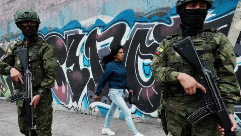 "Ecuador está viviendo una guerra entre bandas"